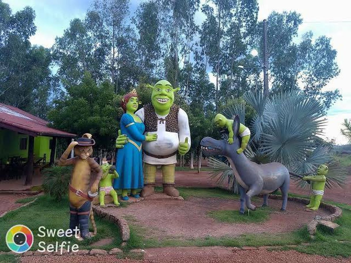 Restaurantes Rancho da Pamonha (Shrek)