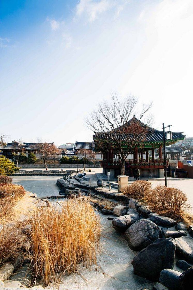 Place Namsangol Hanok Village