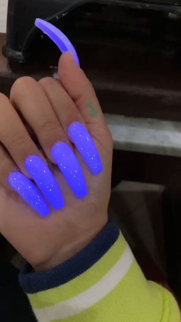 Moda Unhas neon lilás 💜