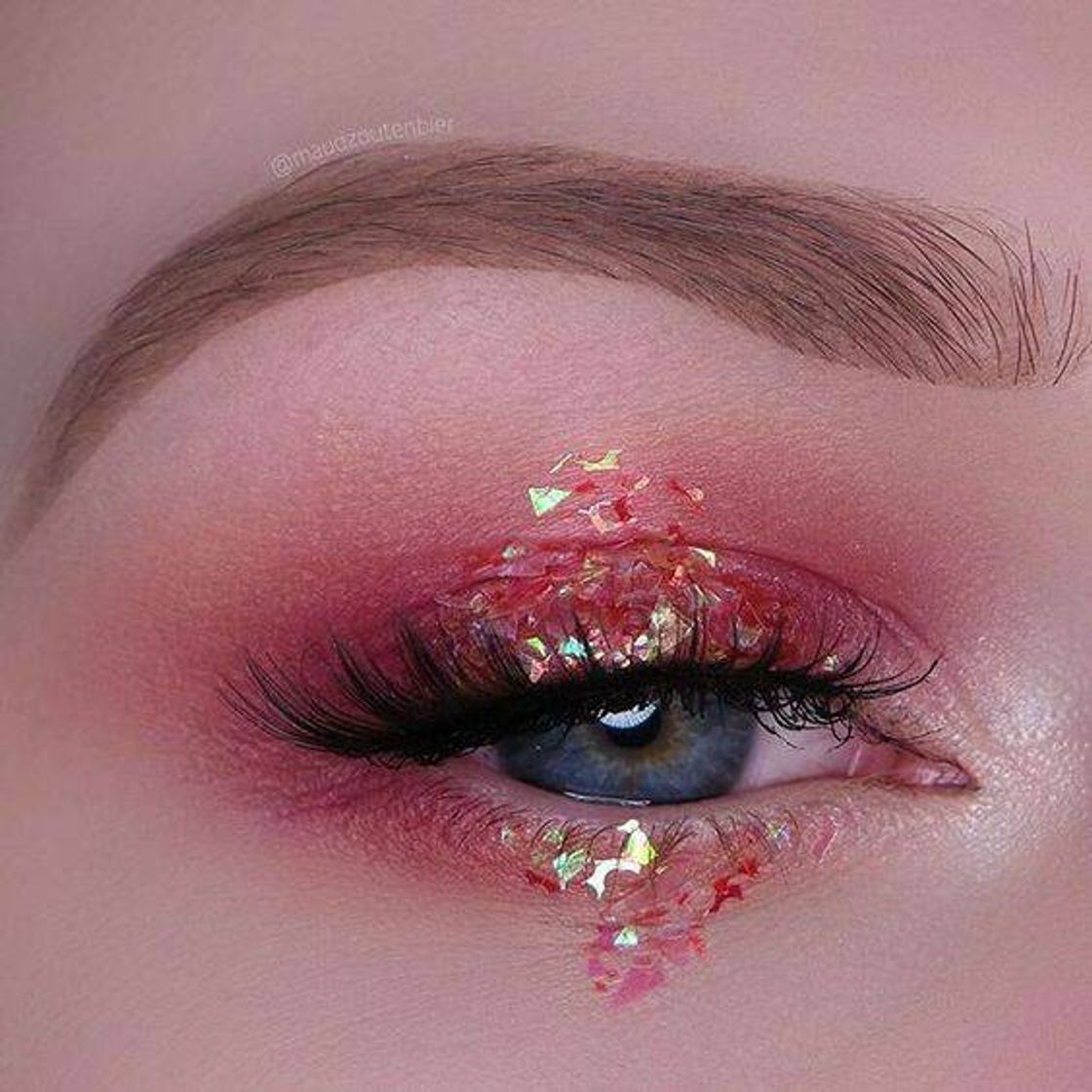 Fashion makeup aesthetic pink