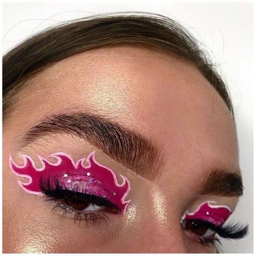 maquiagem chamas rosa 