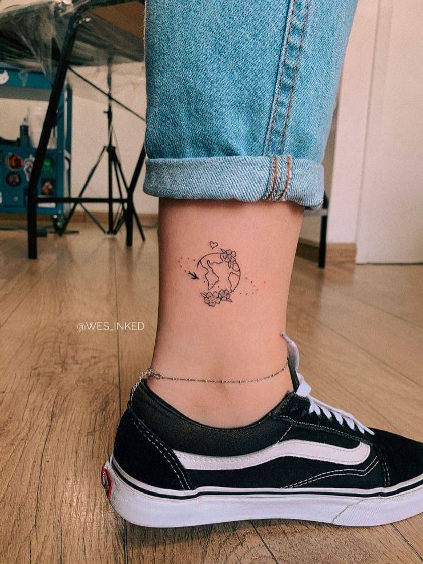 Moda Tatuagem no pé ❤️