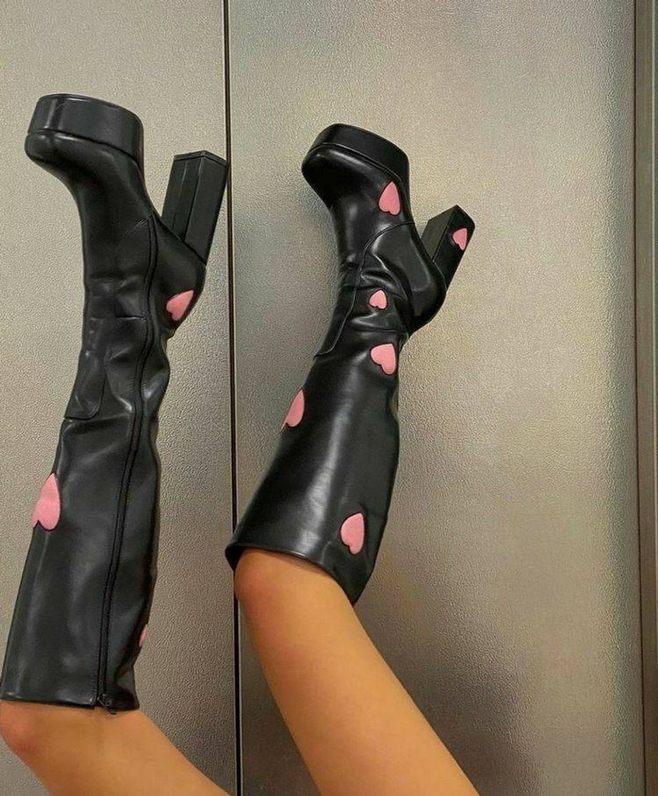 Moda Bota com corações❤💞