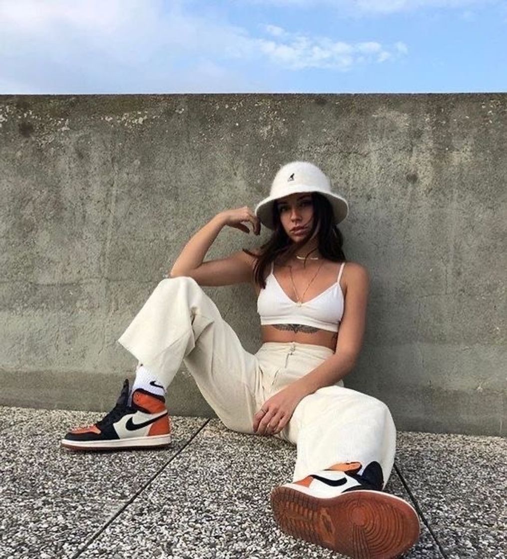 Social Pose largadona