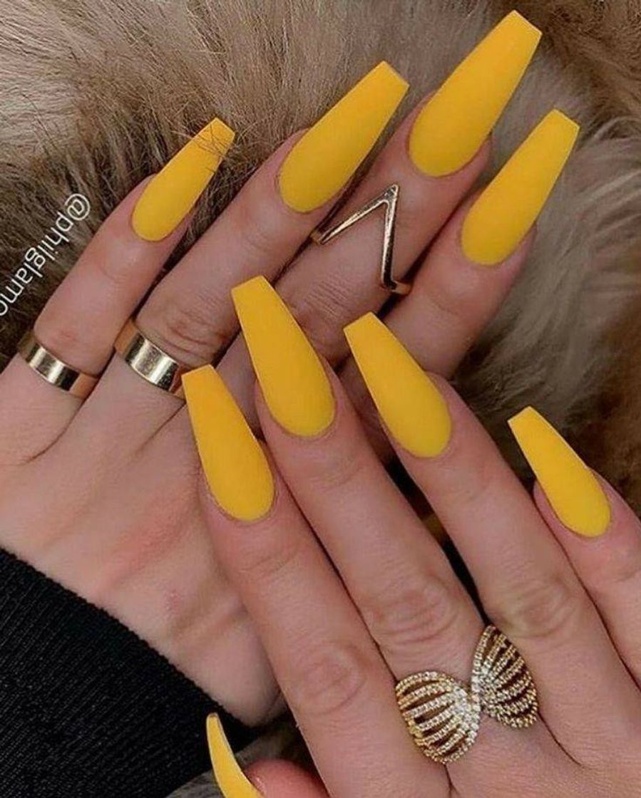 Moda Nails