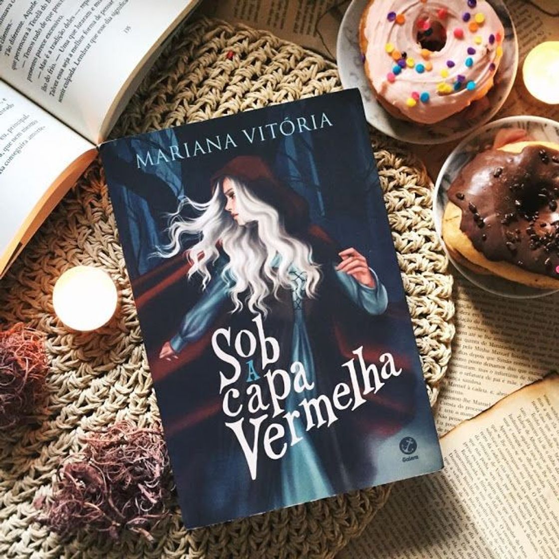 Moda [LIVRO] sob a capa vermelha