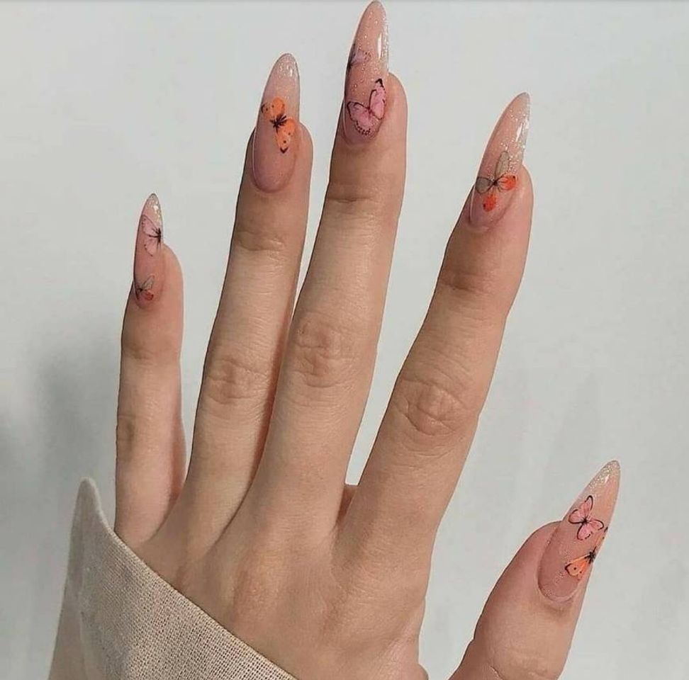 Social b u t t e r f l y