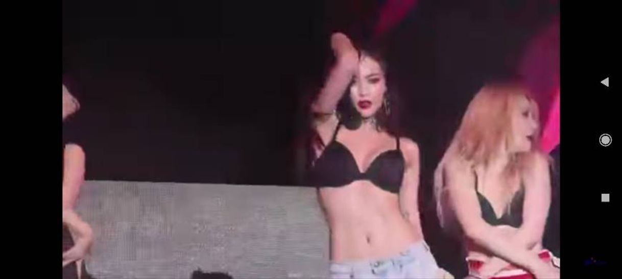 Moda Hyuna being a queen - YouTube la más sexy de las ídols 😜