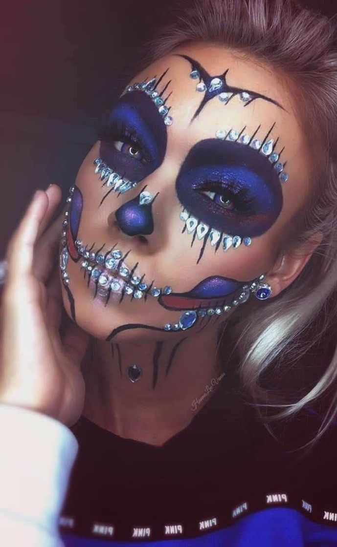 Fashion halloween makeup