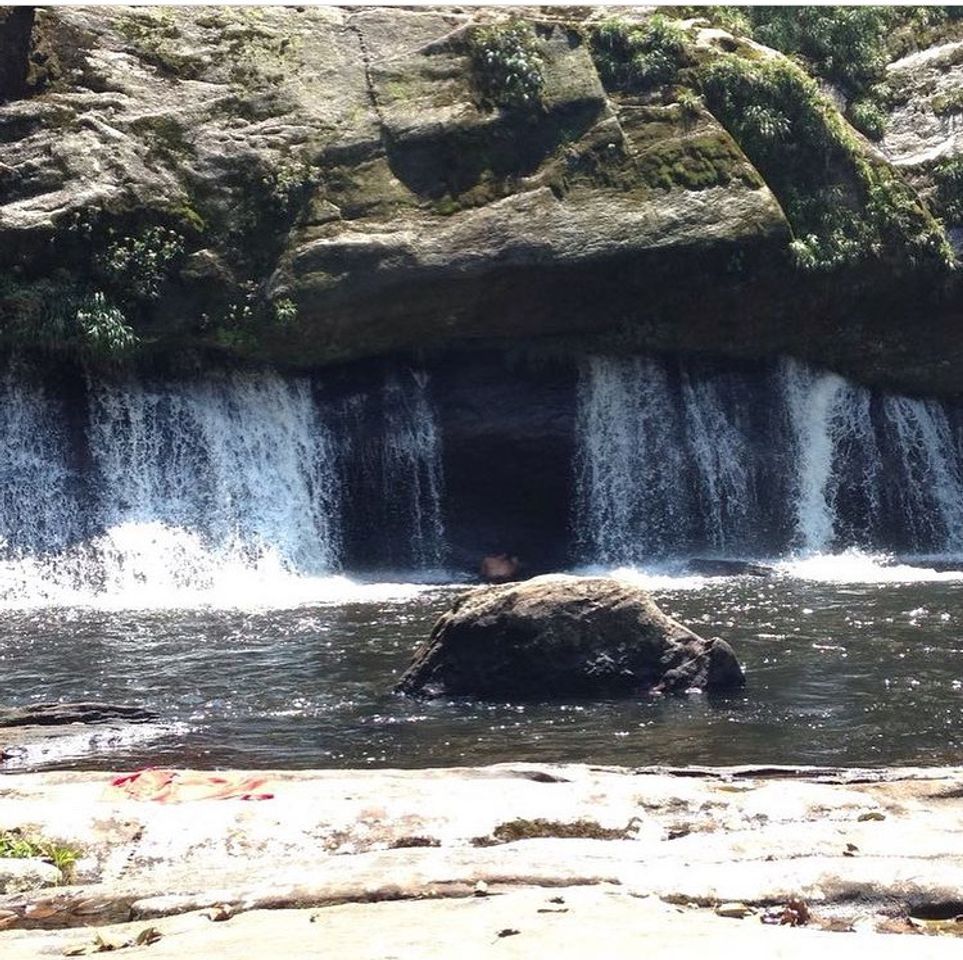 Lugar Cachoeira da Pedra Furada