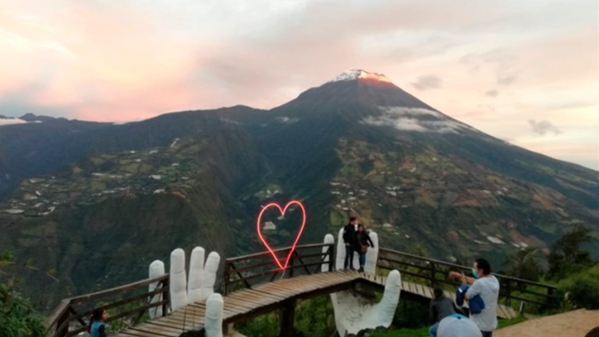 Place "Las Manos de Dios" Baños de Agua Santa