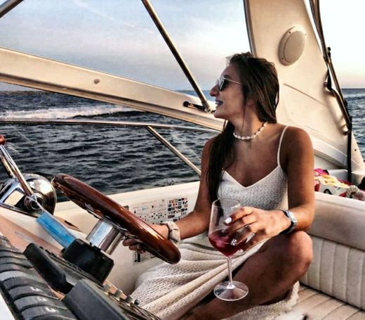 Barco privado instagram @marisasmonteiro 🛥🌊