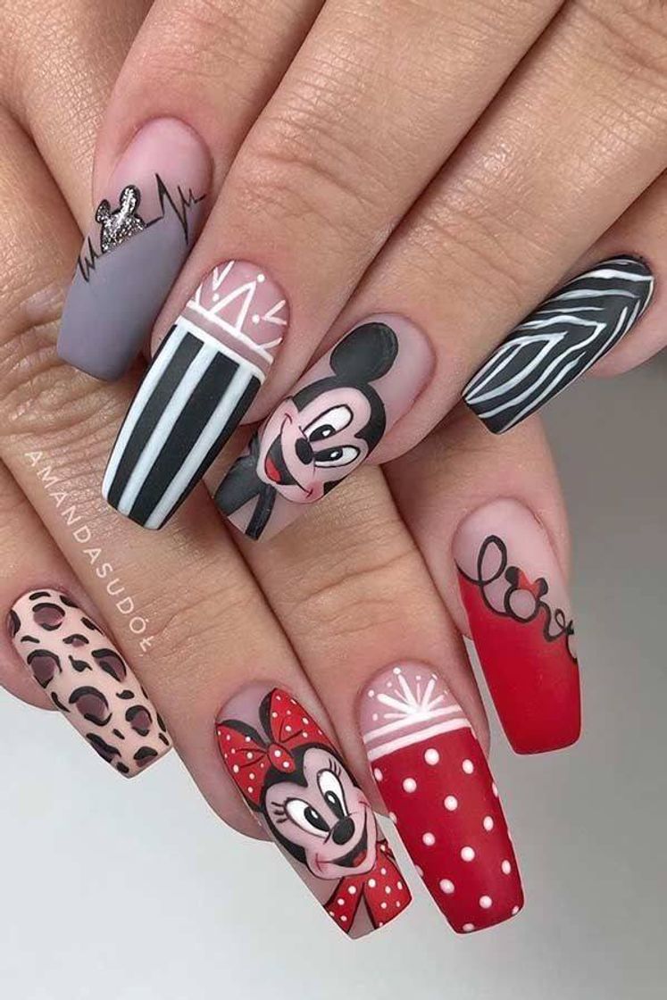 Moda Unhas decoração Minnie e Mickey