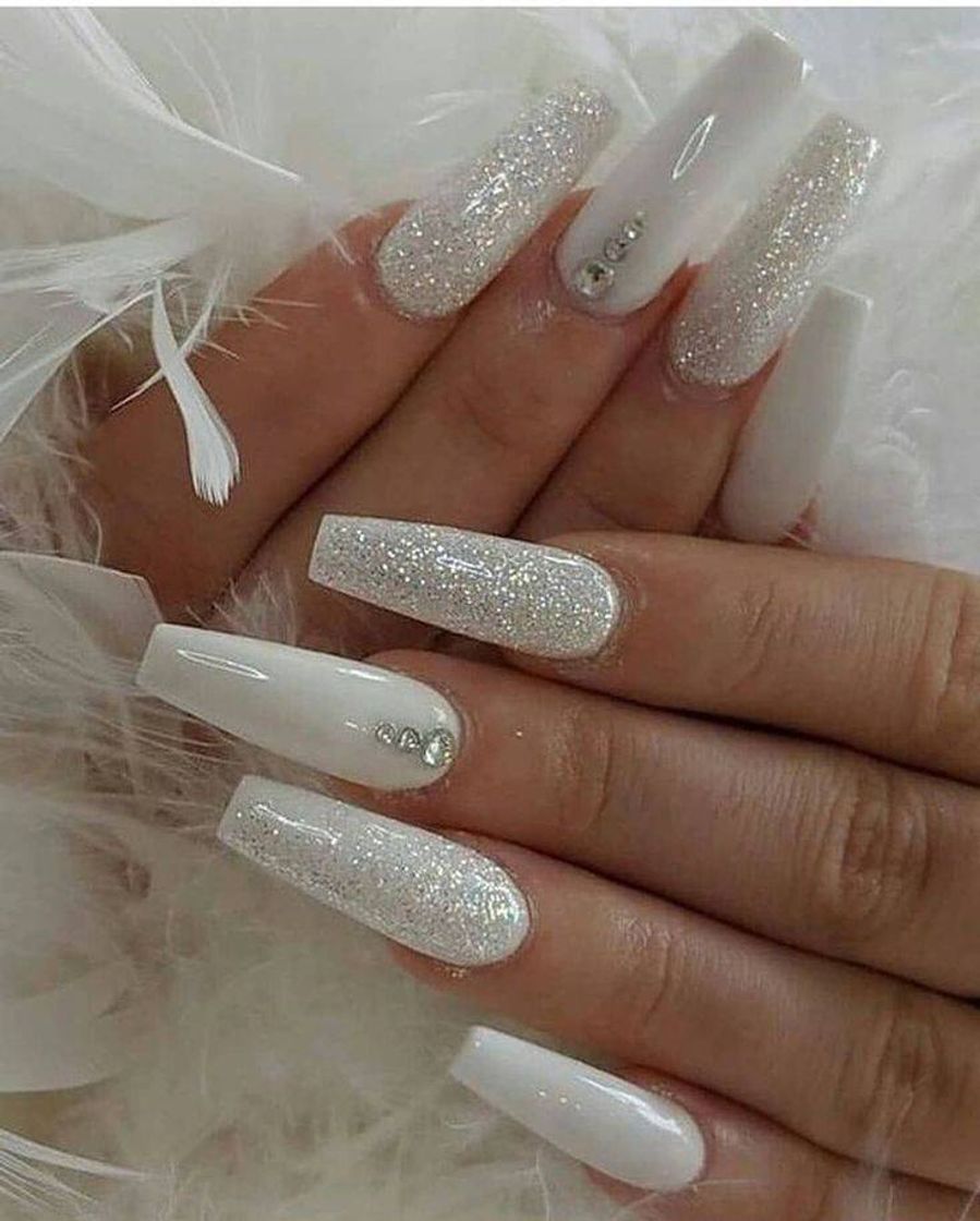 Moda Unhas branquinhas