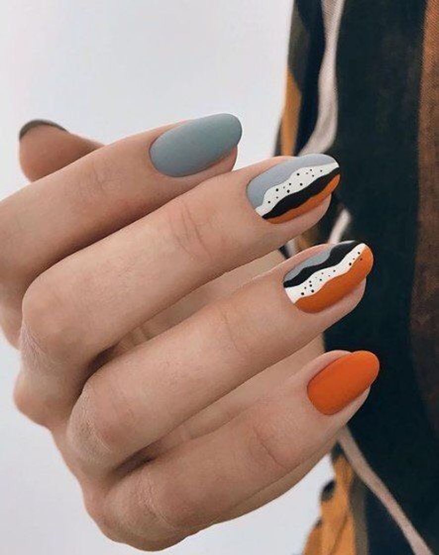 Moda unhas decoradas🦋🗽