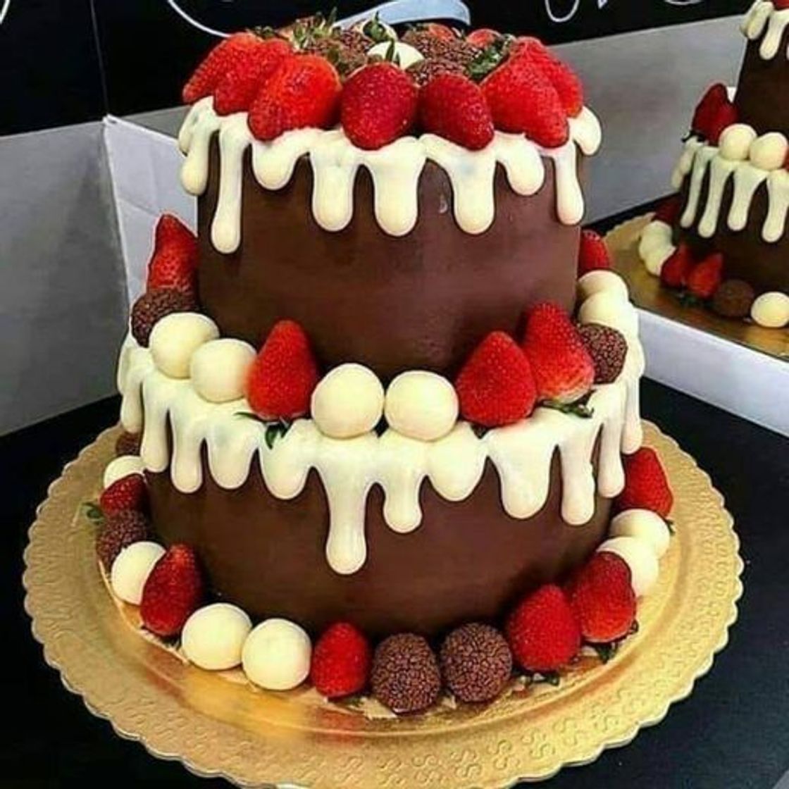 Moda BOLO CHOCOLATE COM MORANGO🍫🍓