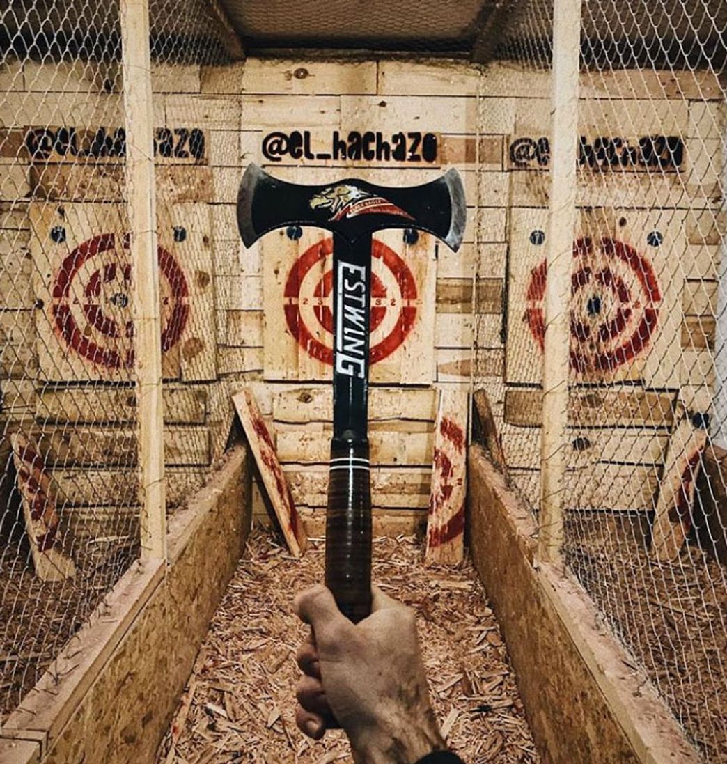Lugar El Hachazo Tiro de Hacha & Axe Throwing