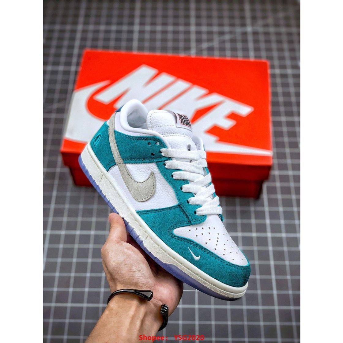 Social Kasina x Dunk Low "Road Sign"