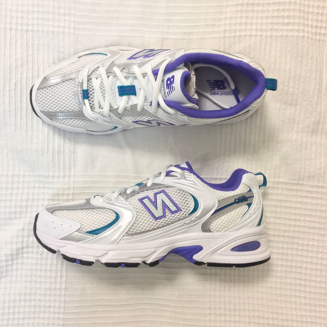 Social New Balance MR530 