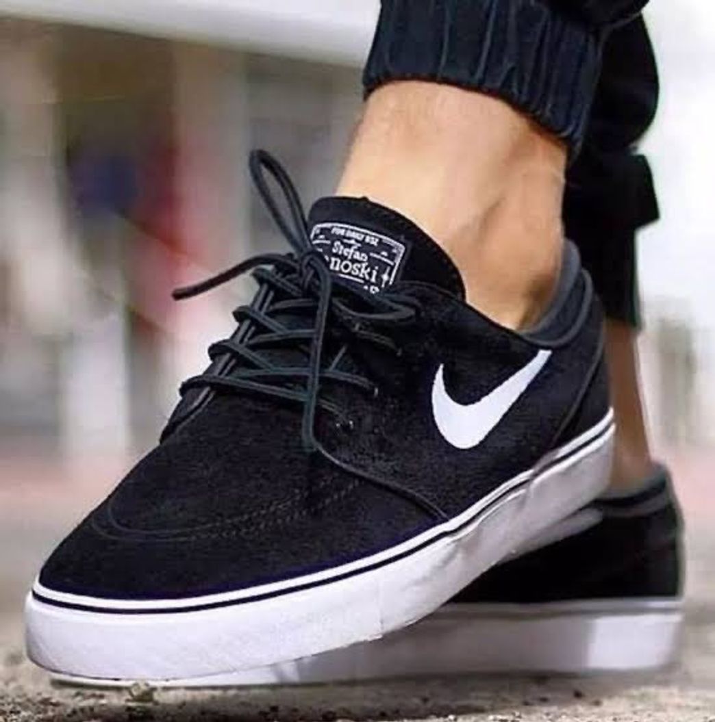 Moda Janoski preto