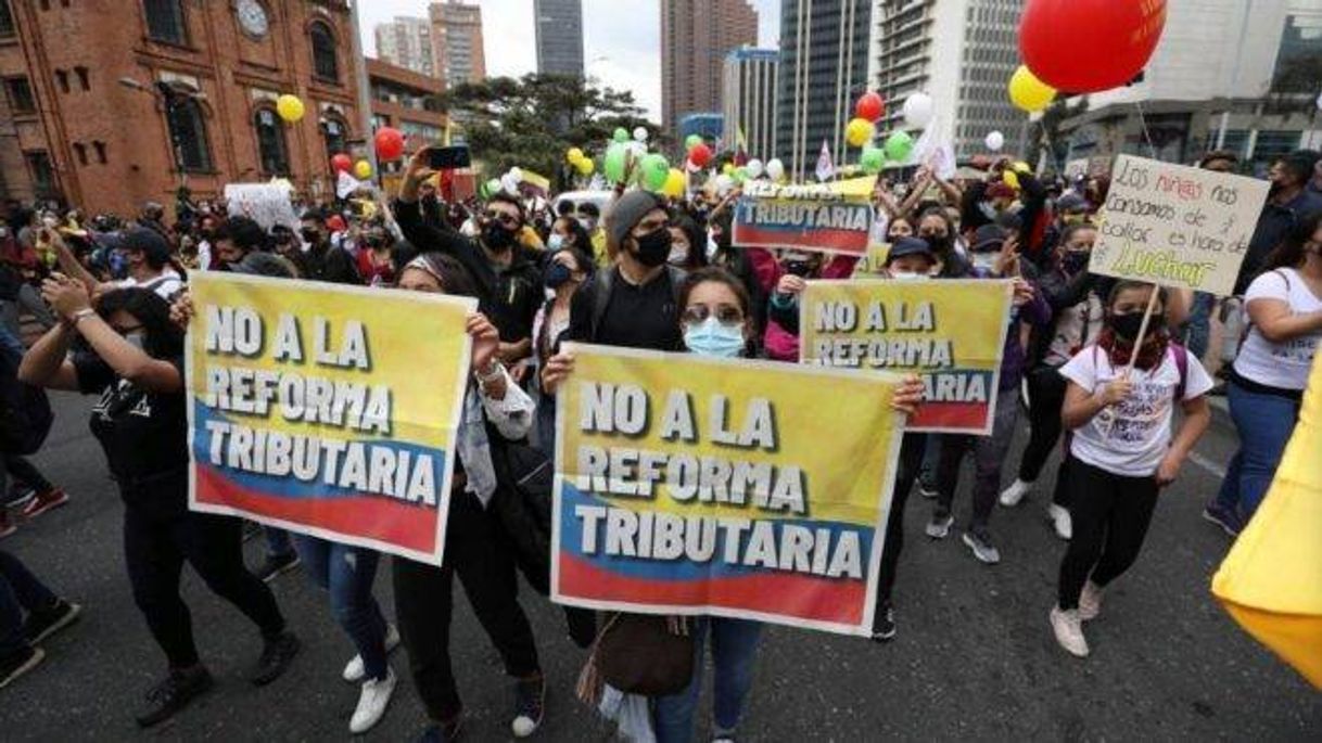 Social marchas en colombia ataque a manifestantes - YouTube