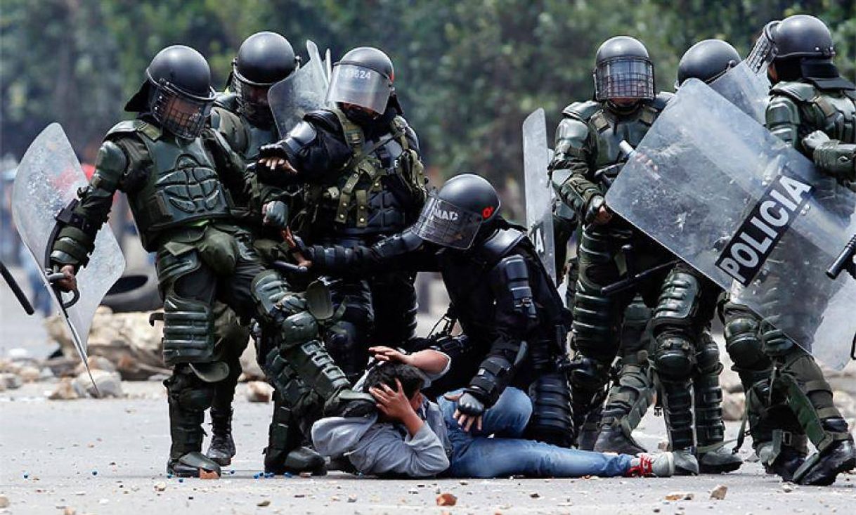 Social Envían policía a oprimir y maltratar al pueblo en Cali☠️