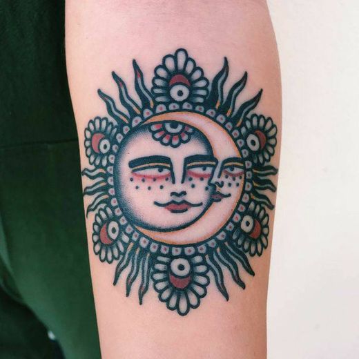 Tattoo sol e lua