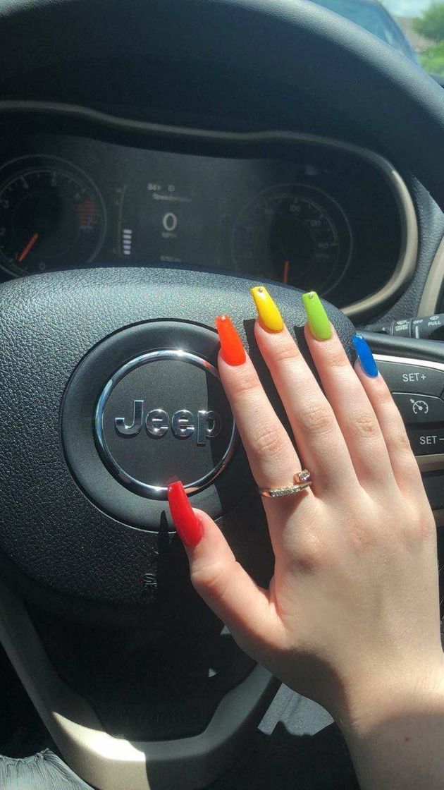 Fashion Ideia para pintar as unhas