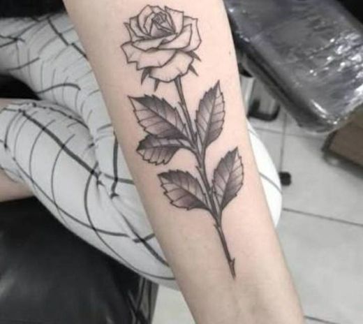 Tatuagem de rosa