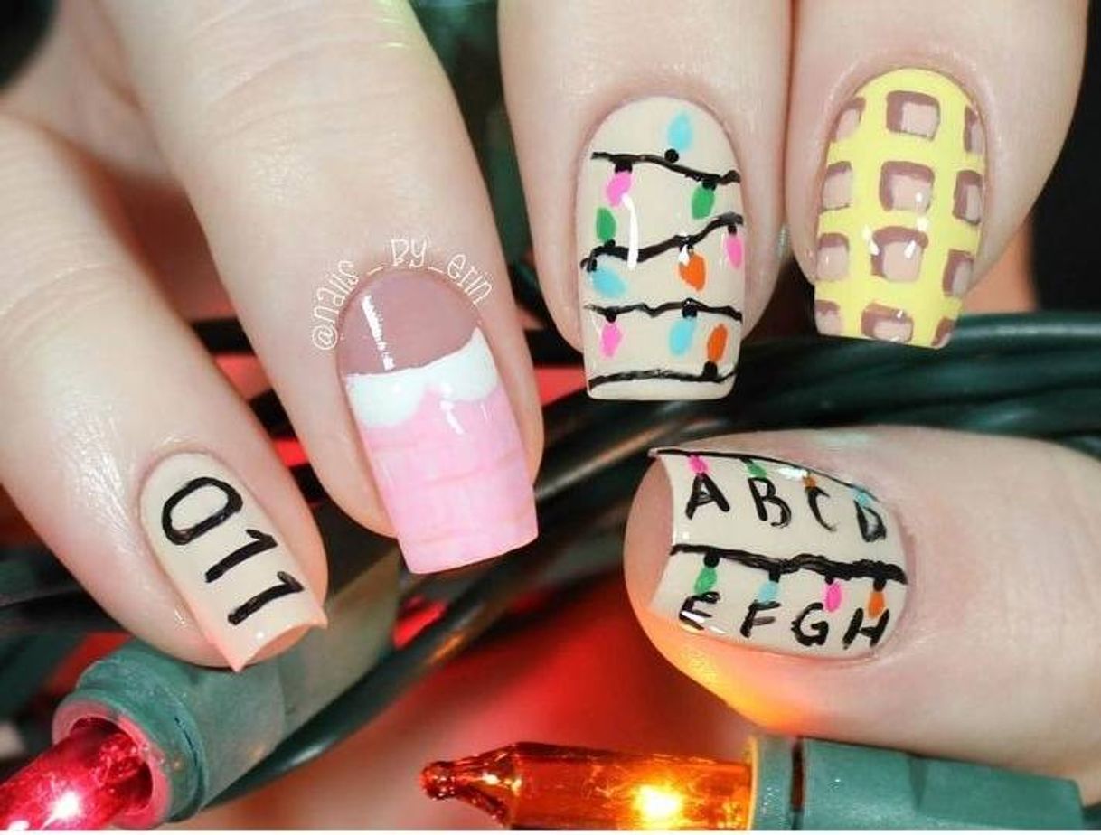 Moda Unhas de Stranger Things