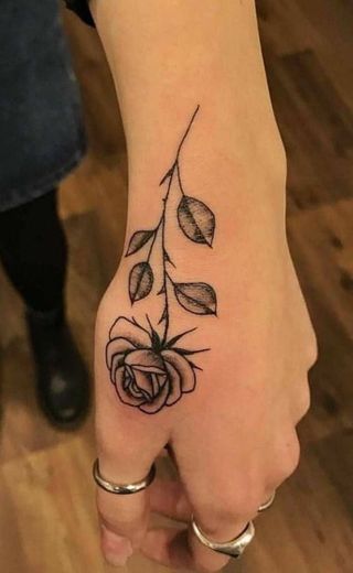 Tatuagem Flor Na Mão ✨🥰