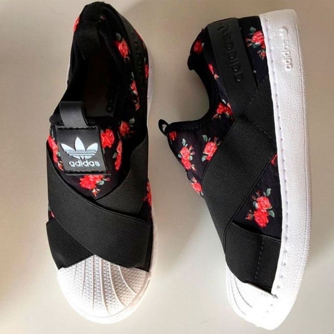 Social Adidas floral