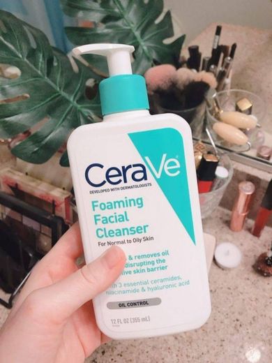 Limpiador facial de espuma CeraVe