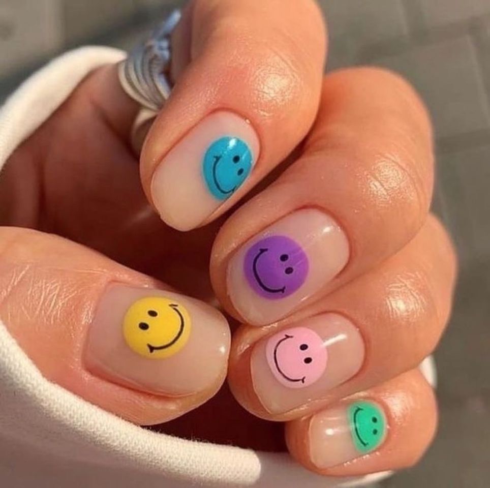 Fashion inspiração para unhas curtas 