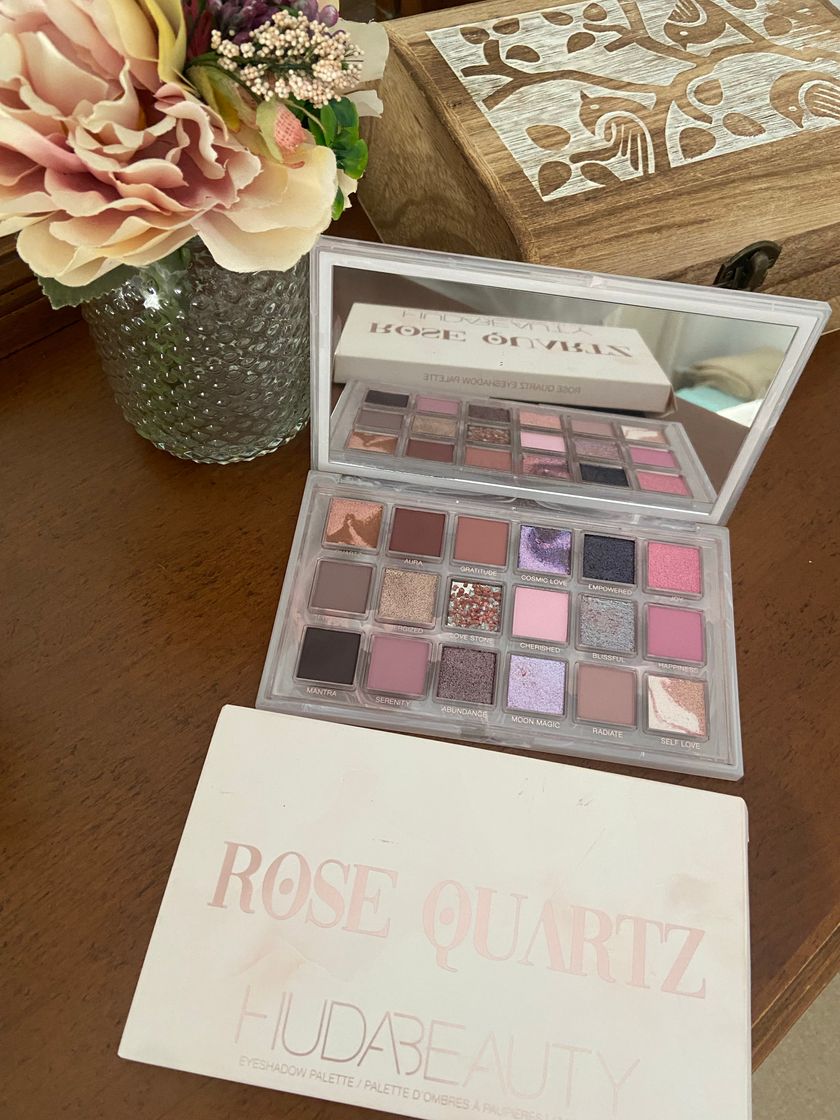 Social Paleta rose quartz de hudabeauty