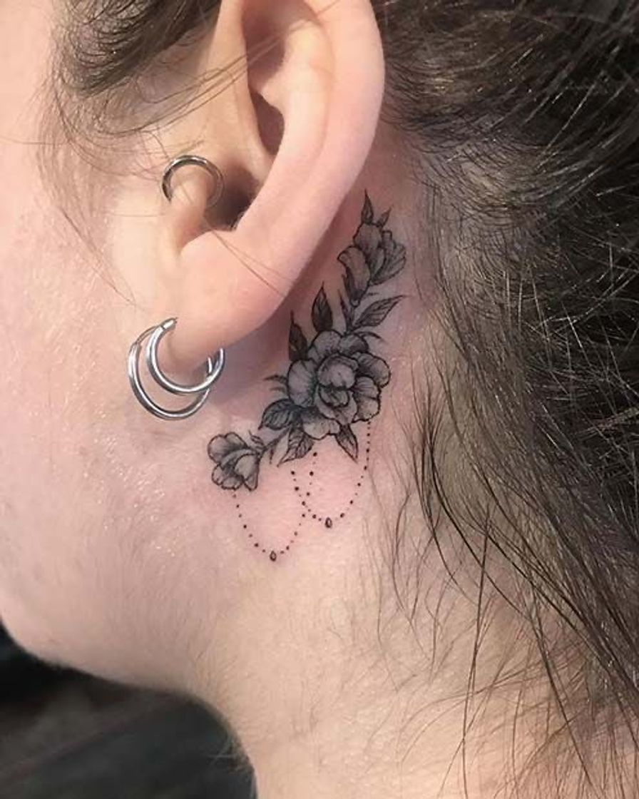 Moda Tattoo behind the ear!