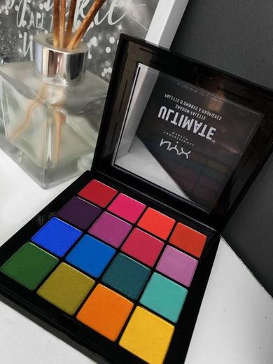 NYX Professional Makeup Paleta de Sombra de Ojos Ultimate Shadow Palette