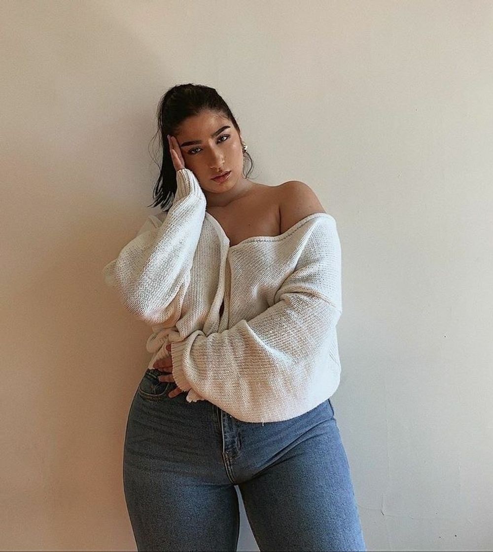 Social White sweater🍥