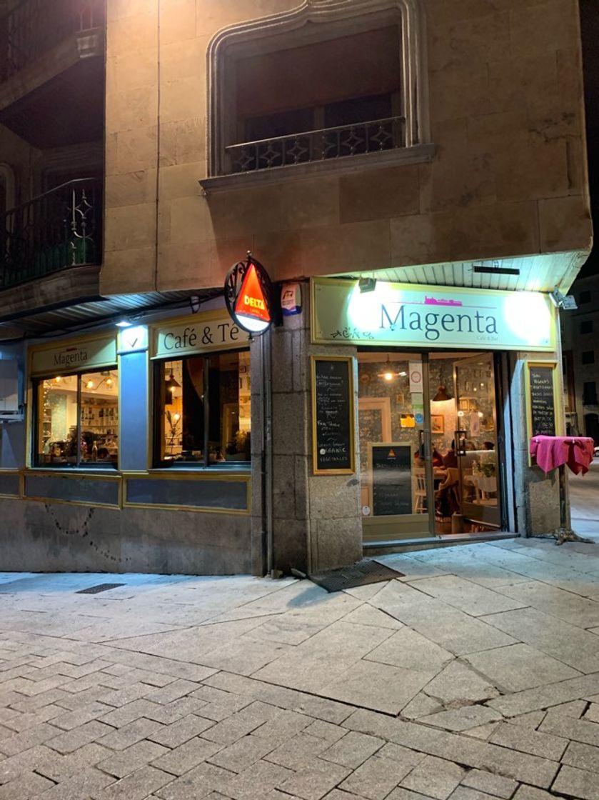 Restaurantes Salamanca Magenta Cafe & Bar