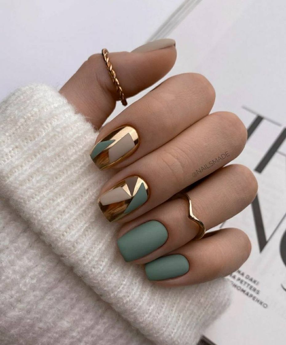 Moda 📍 Unhas coloridas