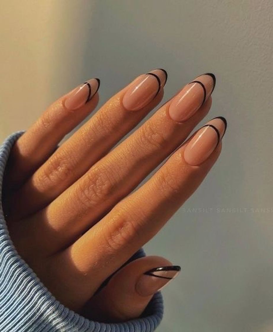 Moda Simplistic nails