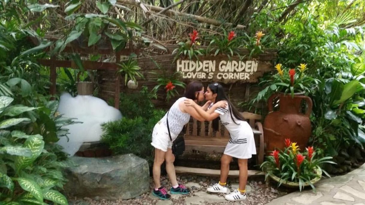 Lugar Hidden Garden