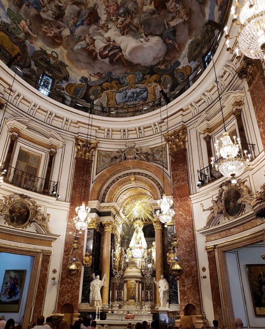 Lugar Basílica de la Mare de Déu dels Desamparats