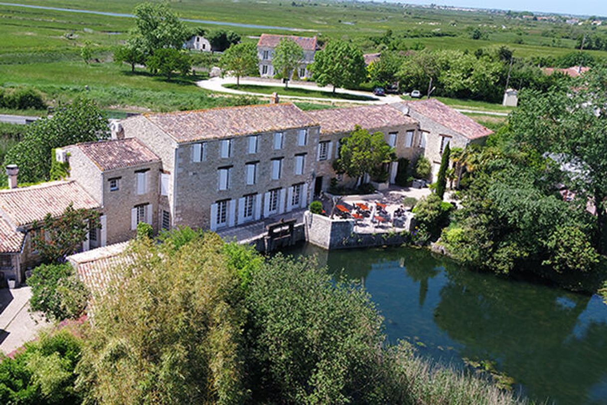 Place Logis Hôtel Restaurant le Moulin de Châlons