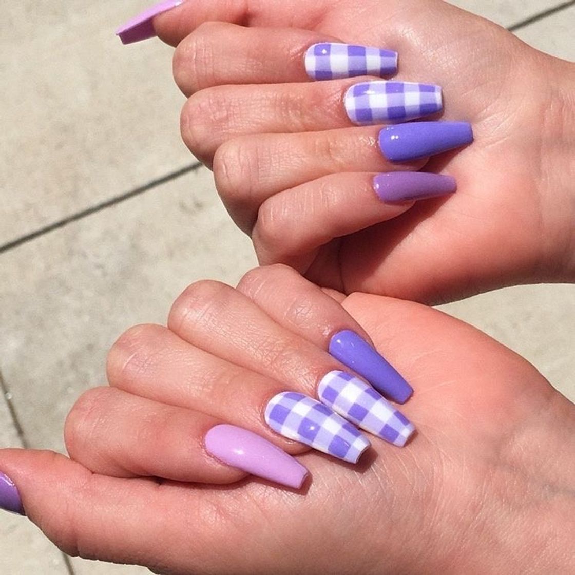 Moda - unhas lilás 💜 