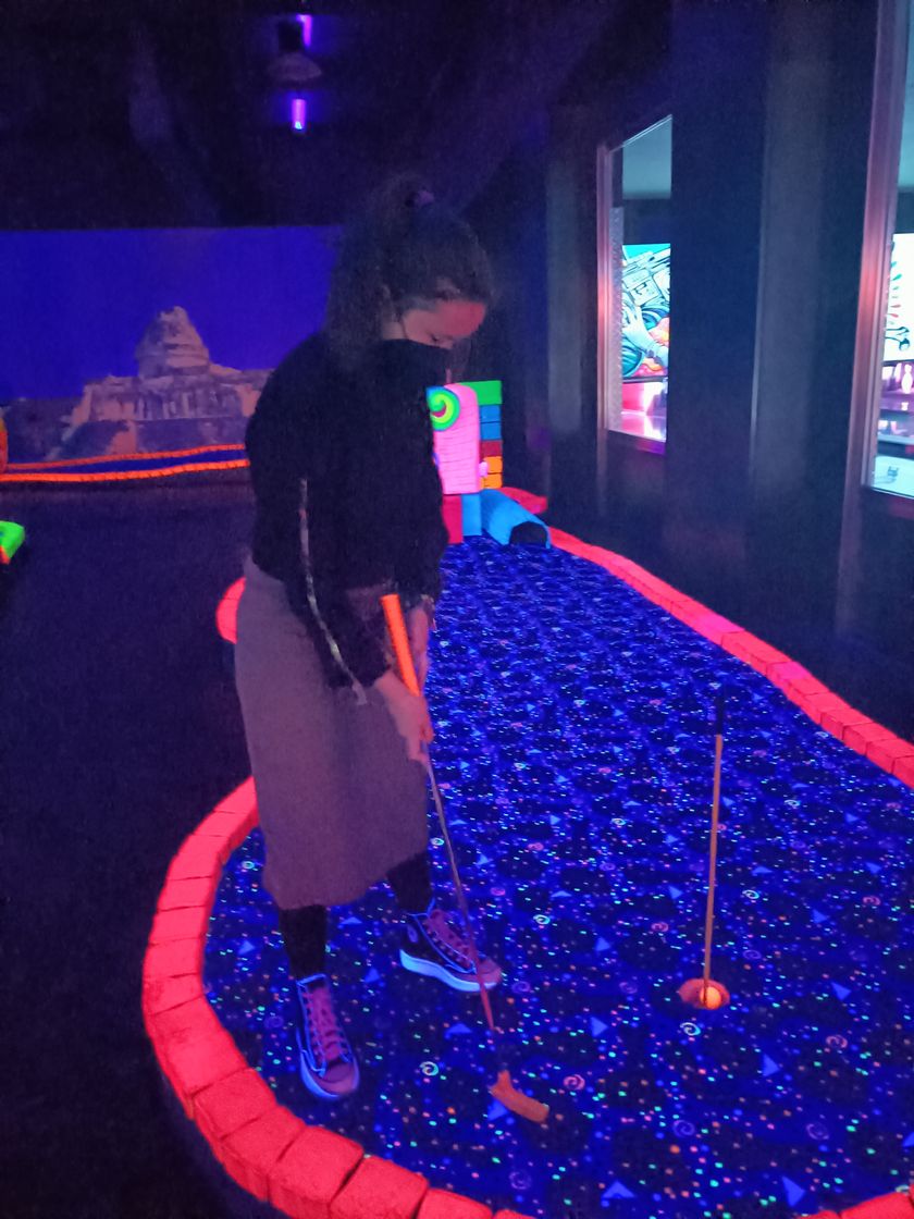 Place Mini Golf Par 8000