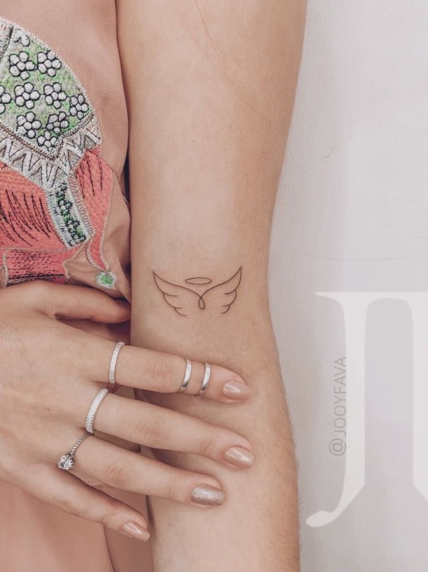 Fashion Tatuagem de anjinho