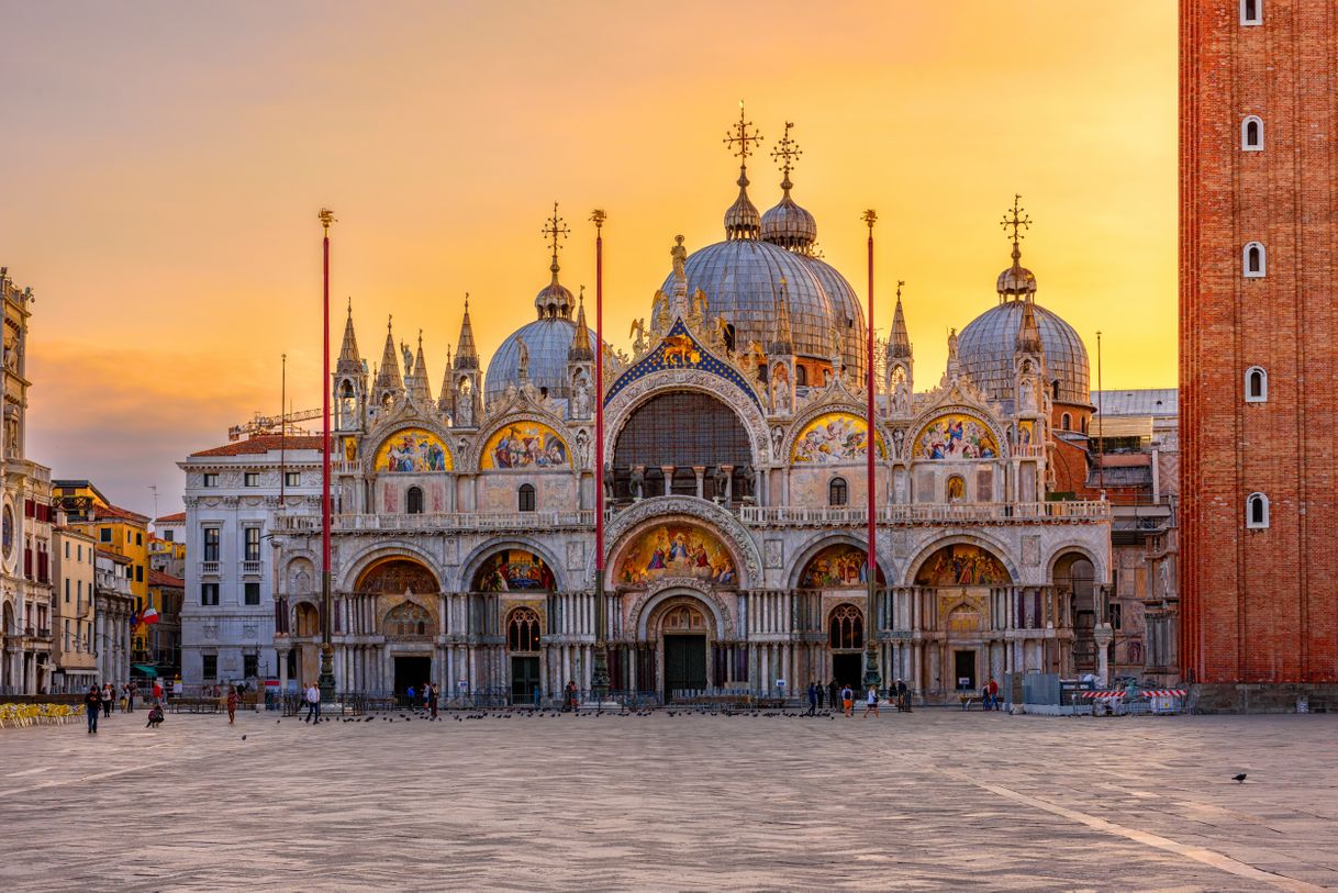 Place Basílica de San Marcos