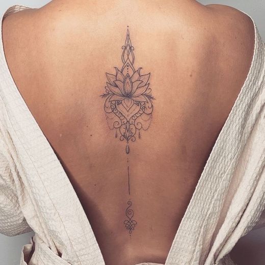 tatuagem nas costas 