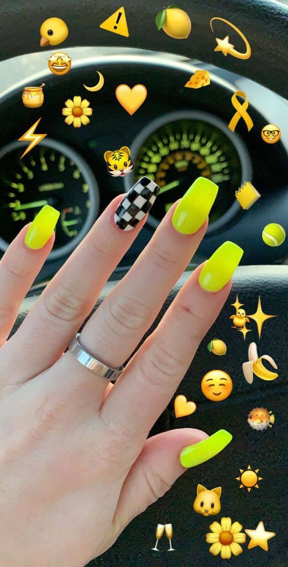 Moda Unhas no tom amarelo 